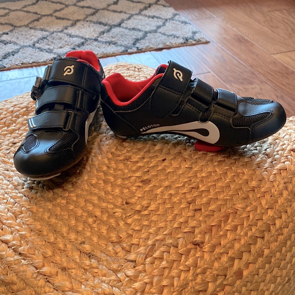 PELOTON SPIN CYCLING SHOES SIZE 38 US 7